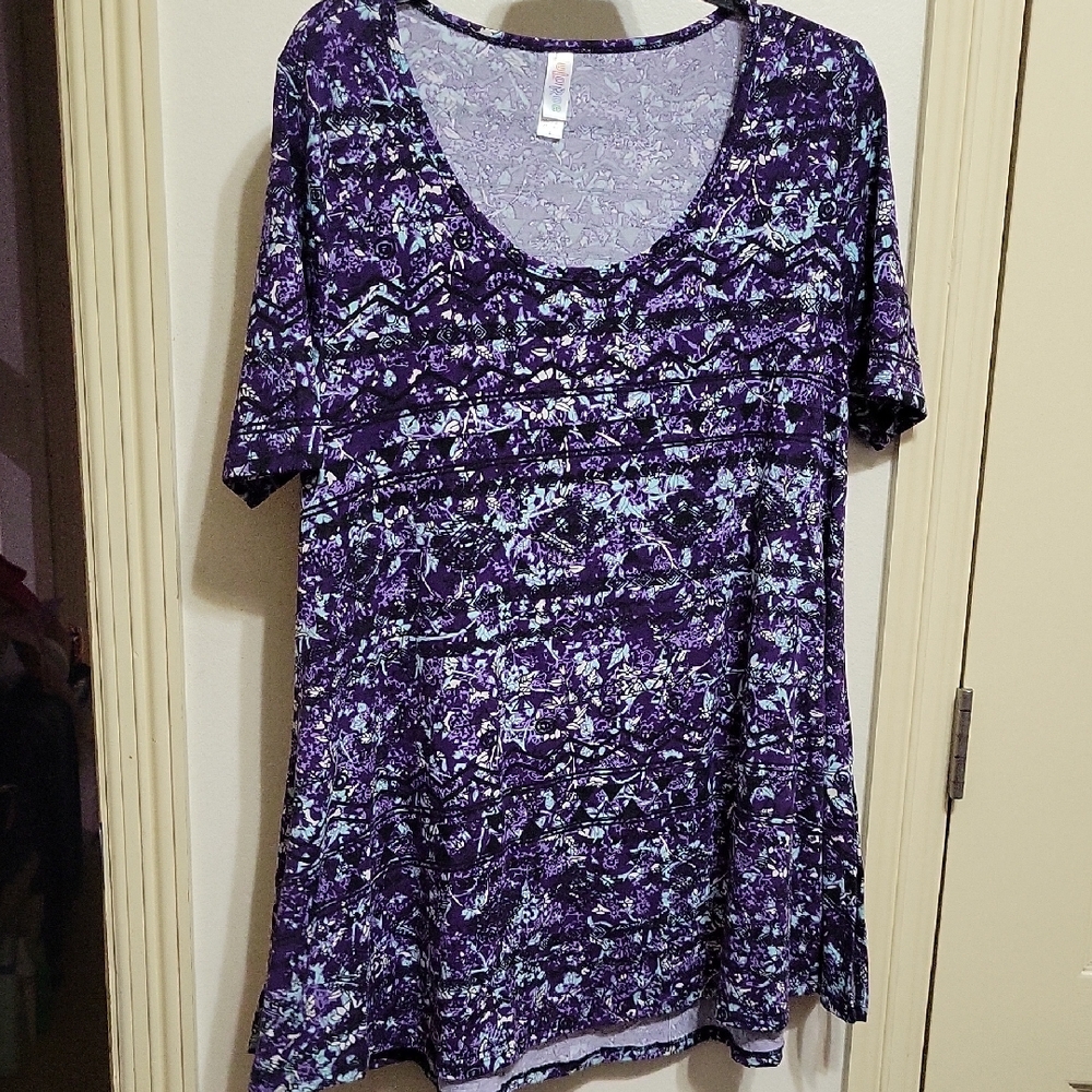 LuLaRoe Purple and White Floral Short Sleeve Top